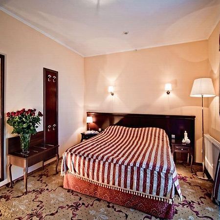 Royal Medical Cezar Hotel ตรุสคาเวตส์ ภายนอก รูปภาพ
