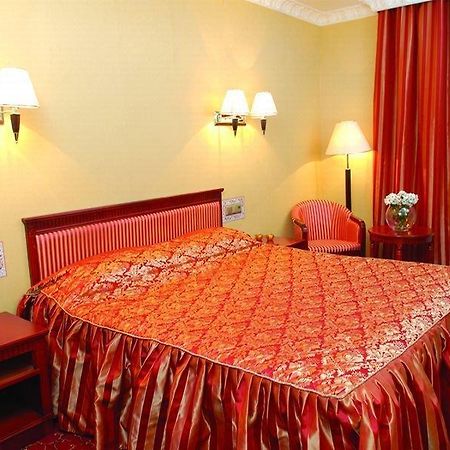 Royal Medical Cezar Hotel ตรุสคาเวตส์ ภายนอก รูปภาพ
