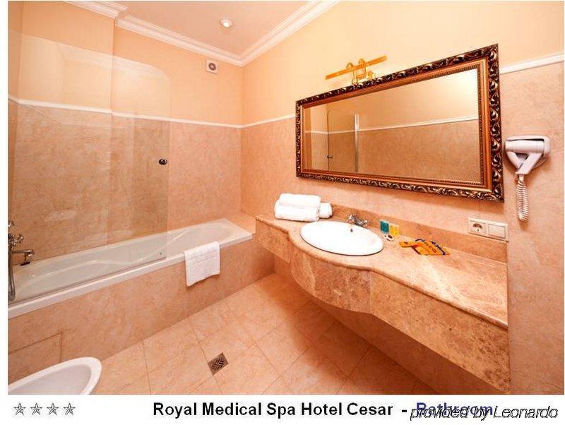 Royal Medical Cezar Hotel ตรุสคาเวตส์ ภายนอก รูปภาพ